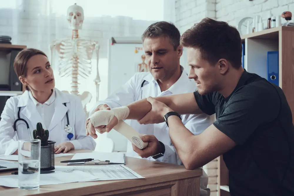 A Doctors Advice on Recognising Early Signs of Bone and Muscle Injuries